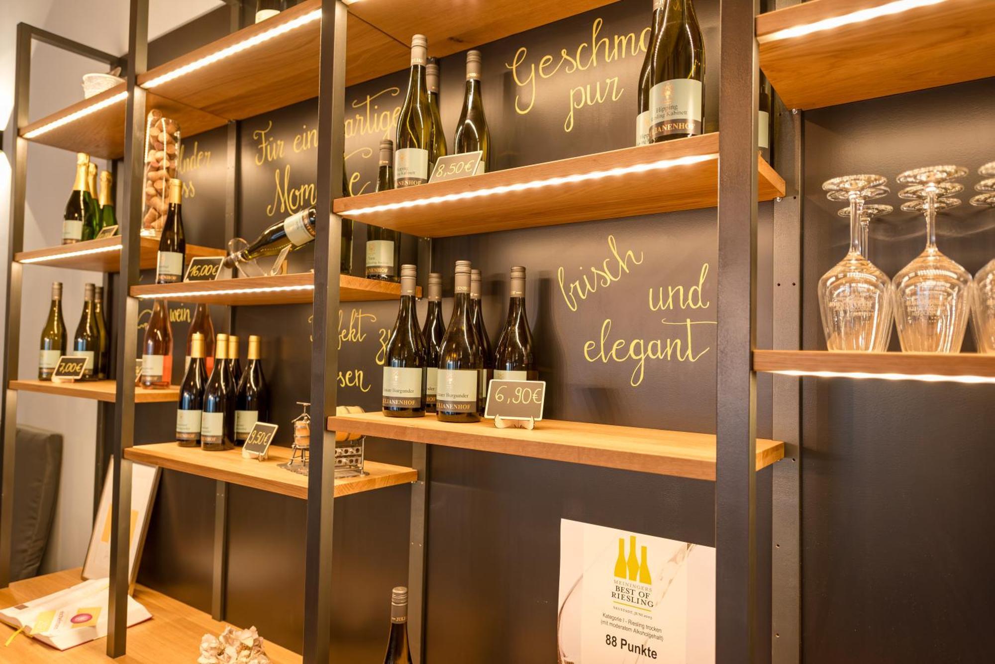 Weingut & Gaestehaus Julianenhof Nierstein Esterno foto